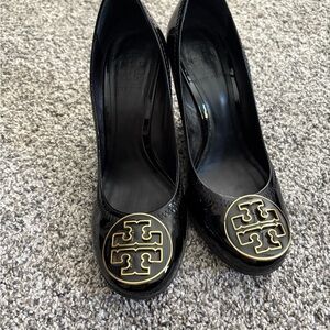 Tory Burch Black Leather Pumps